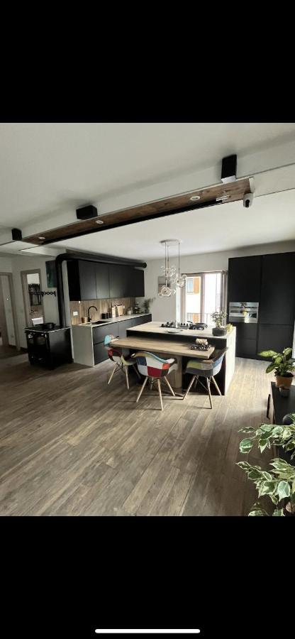 Luce Private Deluxe Apartment Near The Station Tirano Exteriör bild
