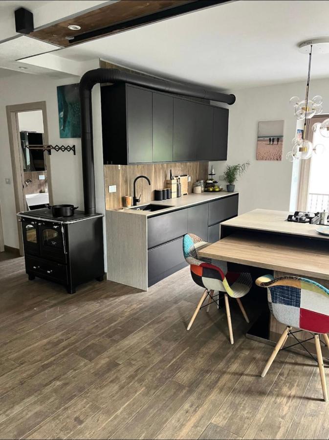 Luce Private Deluxe Apartment Near The Station Tirano Exteriör bild